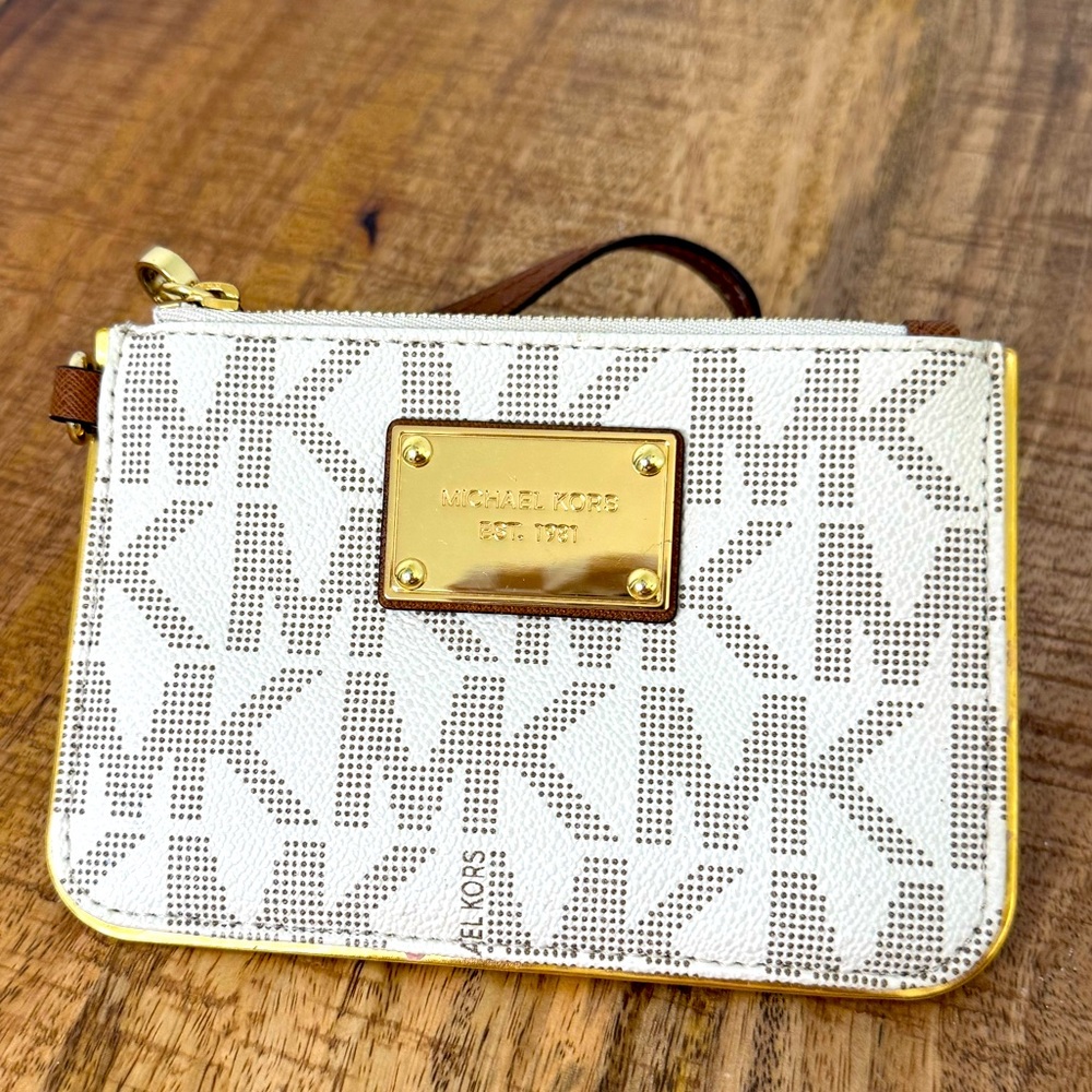 Michael Kors Jet Set wristlet